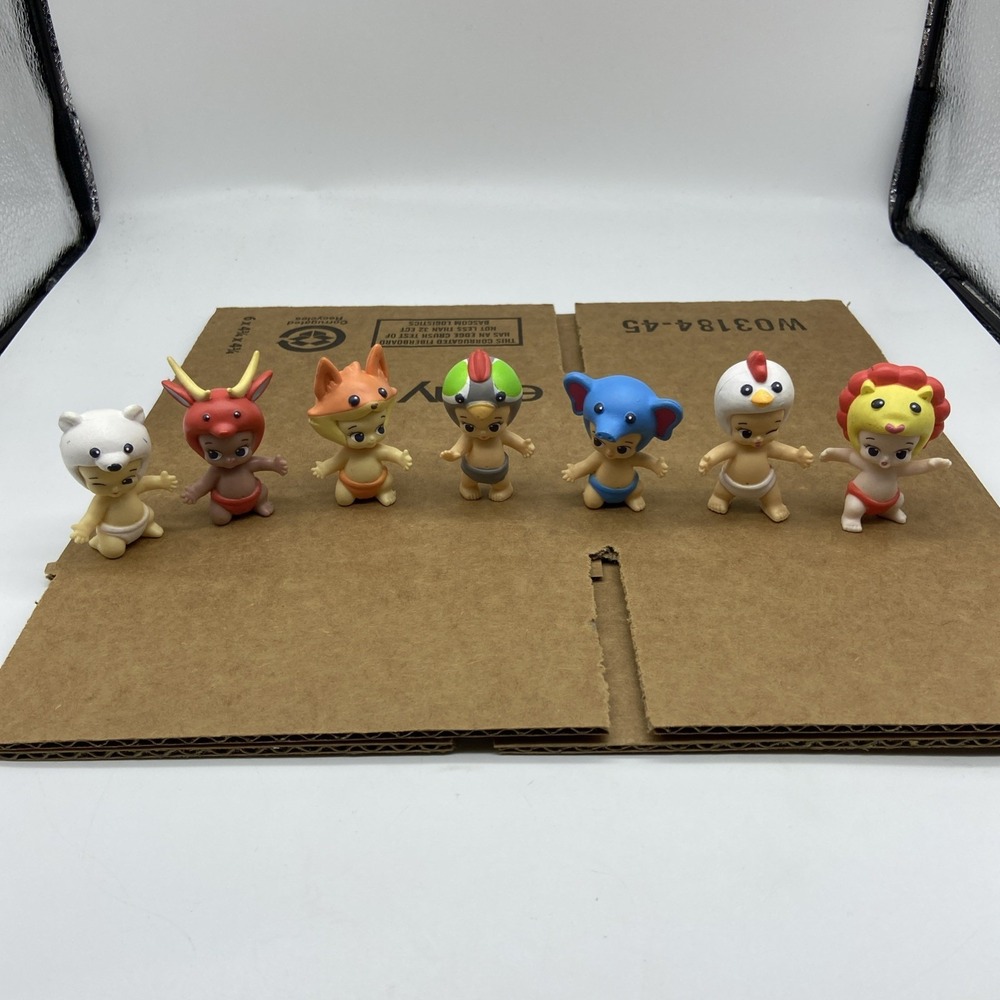 Moose Toys Lil Zelfs Mini Baby Figures Lot of 7 Animal Hats Lion Elephant Fox